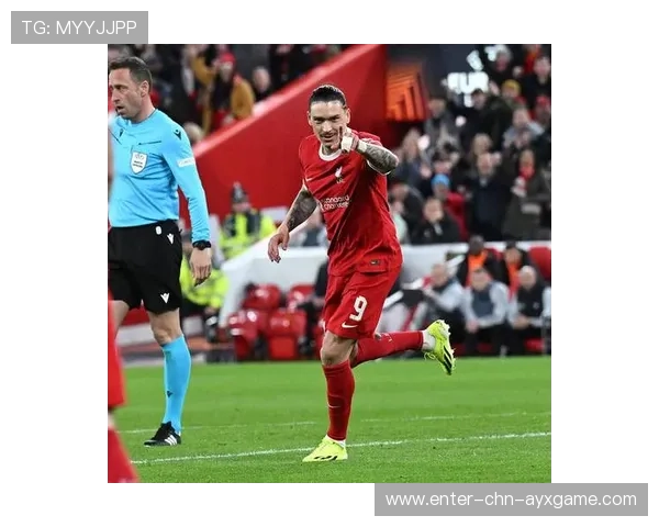 利物浦高速反击启动，萨拉赫扣过后卫射门得分